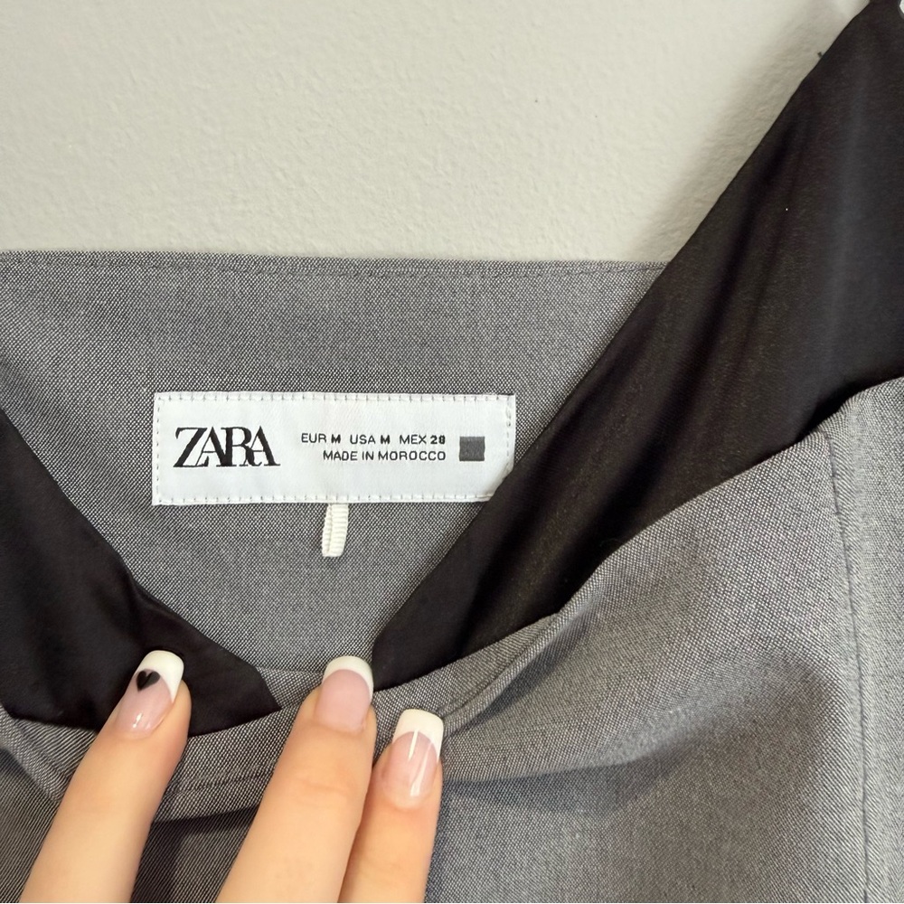 Zara Gray and Black Tank Top - Picture 3 of 3